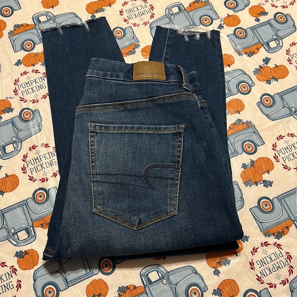 AE 🦅 The Dream Jean Curvy Jegging - Picture 7 of 7